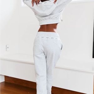 Lounge Underwear High-Waisted Scrunchie Joggers Ash White Size Large NWT